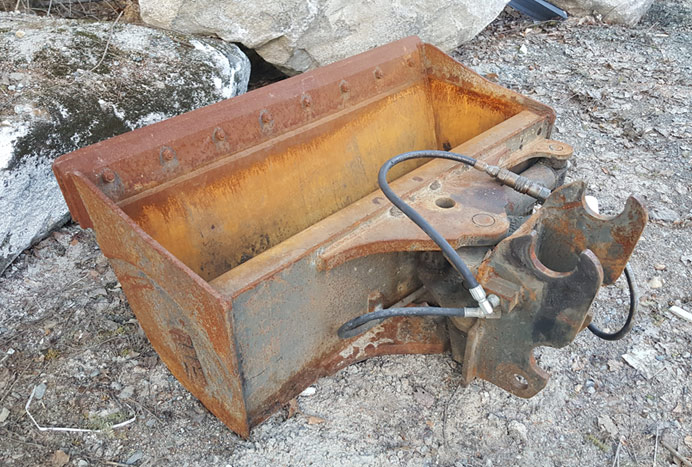 hydraulic tilting bucket for 057