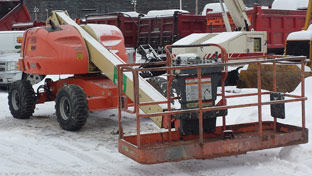 JLG 400S man lift before restoration 